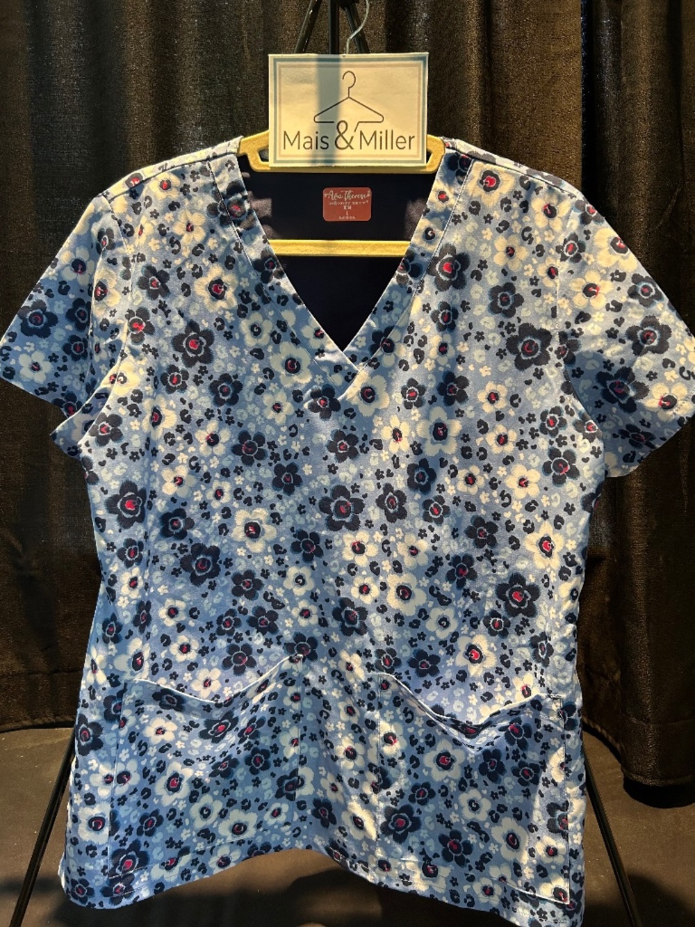 Scrub top - Picture 2 of 4